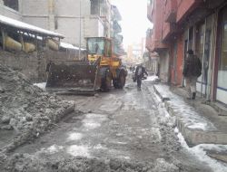 Pasinler'de karla mücadele seferberliği